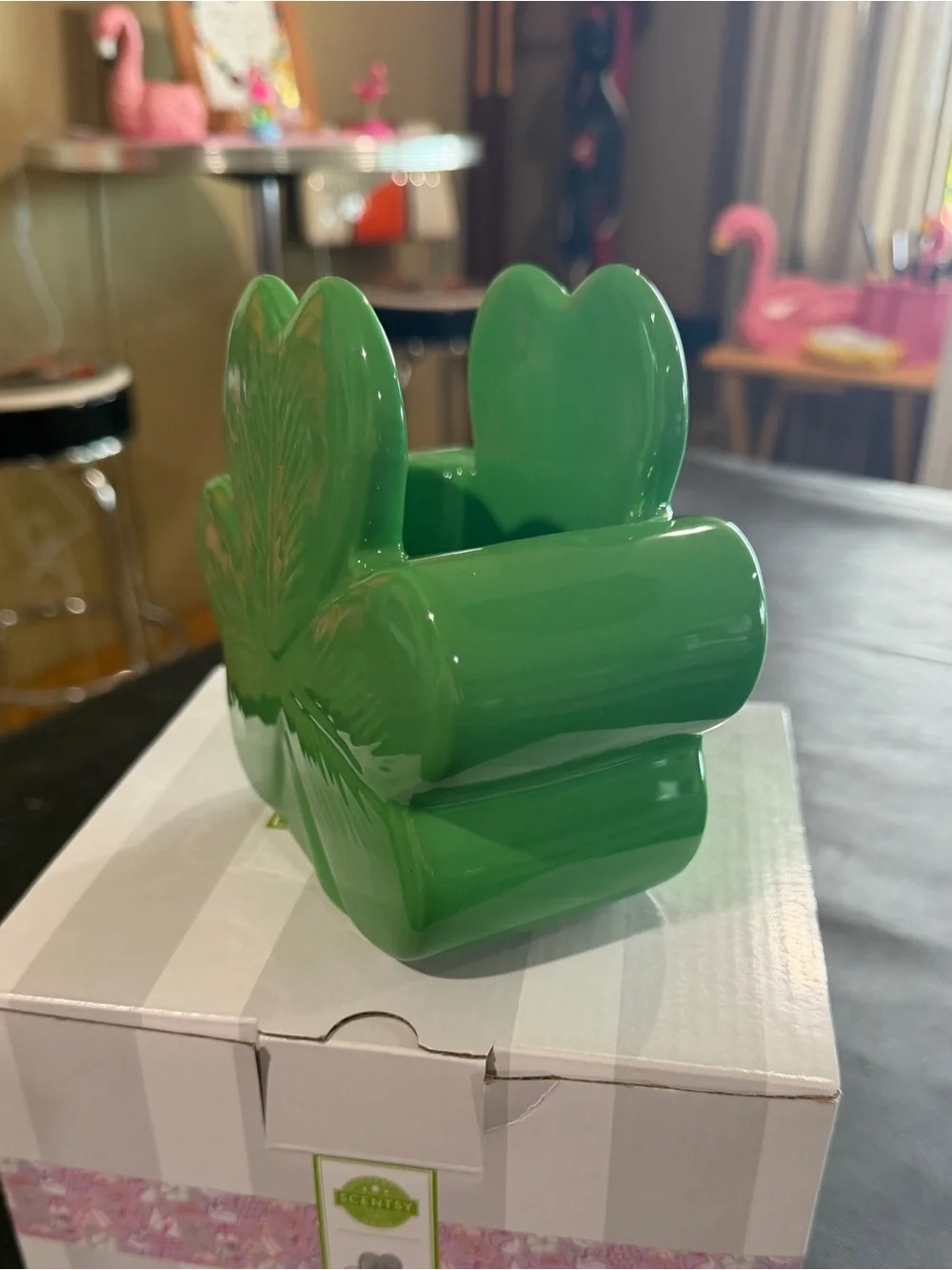 Green Ceramic Clover scentsy warmer